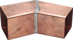 WENTZEL VIERKANTE FITTING MET 2 AANSLUIT. KOPER WANDDIKTE 0.6MM BOCHT BOCHTUITVOERING HAAKSE BOCHT HOEK 45GRADEN OPPERVLAKTEBESCHERMING GEEN (ONBEHANDELD) VIERKANTMAAT 80MM AANSLUITING  4430001306