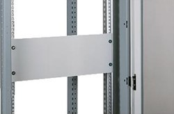 SCHNEIDER ELECTRIC ACTASSI VOL AFDEKPANEEL 19 2HE STAAL RAL7035 NSYCRTM2U