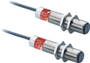 SCHNEIDER FOTOCEL INFRAROOD ZENDER+ONTVANGER M18-PNP 24VDC-SCHAKELAFSTAND 8M-HELDER/DONKER-KABEL 5M XU2S18PP340L5