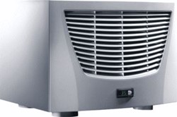 RITTAL SK LUCHT/WATER-WARMTEWISSELAAR DAKMONTAGE 4KW 400V 50/60HZ 597X417X475MM BXHXD RAL 7035 MET COMFORTCONTROLLER  3210540