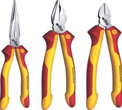 WIHA TANGENSET 1 KOMBINATIETANGEN 1 TELEFOONTANGEN 1 ZIJKNIPTANGEN TOTAAL AANTAL GEREEDSCHAPPEN 3 GEWICHT 903G GEISOLEERD 1000 V NORM EN 60900 A ZIJKNIP TANG B PUNT TANG 23026852