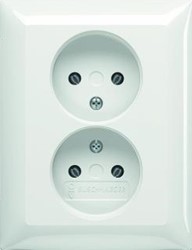 ABB BUSCH JAEGER 2-VOUDIGE WANDCONTACTDOOS CEE 7-1 ZONDER RANDAARDE INBOUW 16A KINDERBEVEILIGING THERMOPLAST WIT RAL9010 2TKA00003908