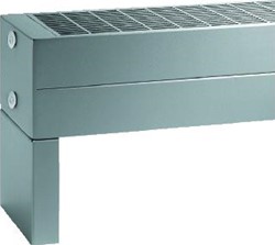 VASCO PRIMULA PLINTRADIATOR P4/180 0900X0280 VERKEERSWIT RAL9016 AS:LINKS EXCL KOLOMVOETEN 112670900028000239016-0000