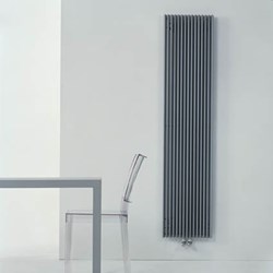 JAGA IGUANA APLANO DESIGNRADIATOR 240X30 ZANDSTRAAL METAALGRIJS APLW.240030.001/MM