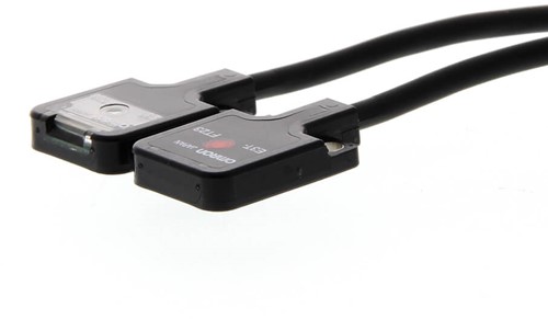 OMRON ZENDER-ONTVANGER 30 CM PLAT 3,5 MM 12-24 VDC PNP LO M2 BEVESTIGINGSGATEN 2 M KABEL  E3TFT232M-2