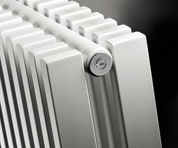VASCO ZANA ZH-2 DESIGNRADIATOR AS:LINKS 0704X0600 ALUMINIUM-GRIJS JANUARI M302 112530704060000230302-0000