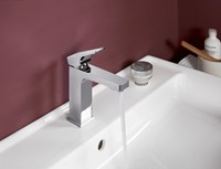 VILLEROY & BOCH ARCHITECTURA SQUARE EENGREEPS WASTAFELKRAAN ZONDER PUSH-OPEN AFVOERGARNITUUR CHROME TVW12500400061-2